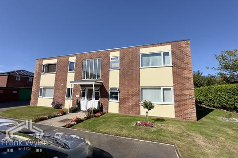 2 bedroom flat to rent, Rutland Court, Lytham St. Annes, Lancashire