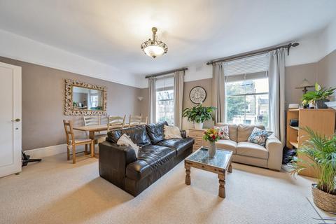 4 bedroom flat for sale, Brussels Road, Battersea