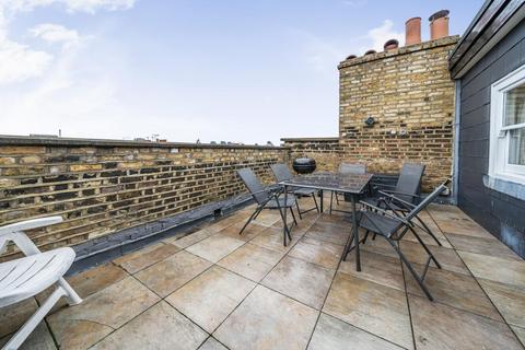 4 bedroom flat for sale, Brussels Road, Battersea