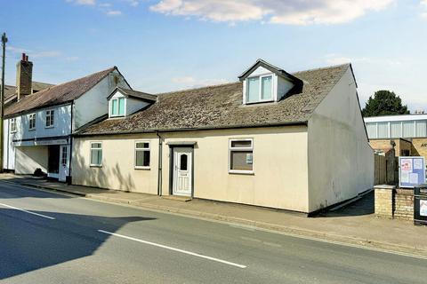 4 bedroom end of terrace house for sale, Station Road, Haddenham