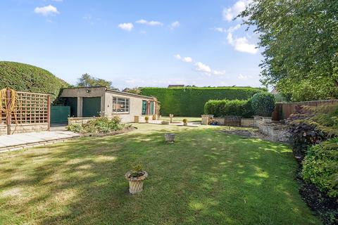 2 bedroom detached bungalow for sale, Corbett Road, Carterton, Oxfordshire, OX18