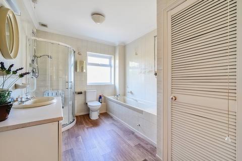 60 Corbett Road, Carterton, OX18 3LE