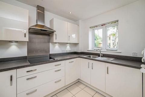 2 bedroom apartment for sale, Marlow Road, Bourne End