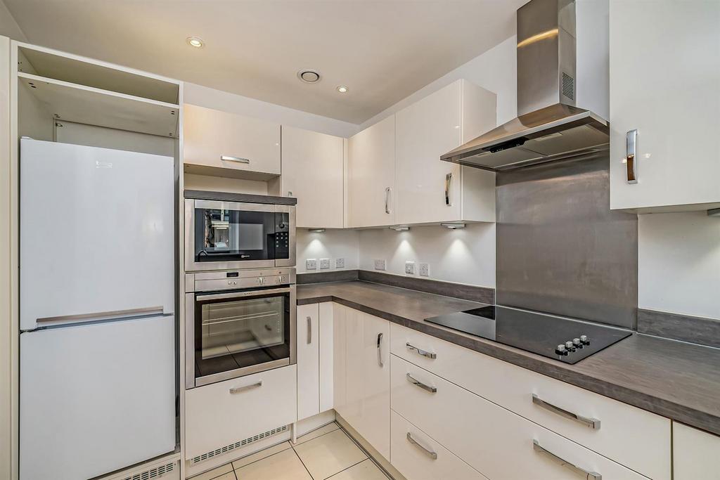 09-1dbe JPH-2 Blyton House Bourne End-26-medium.jpg