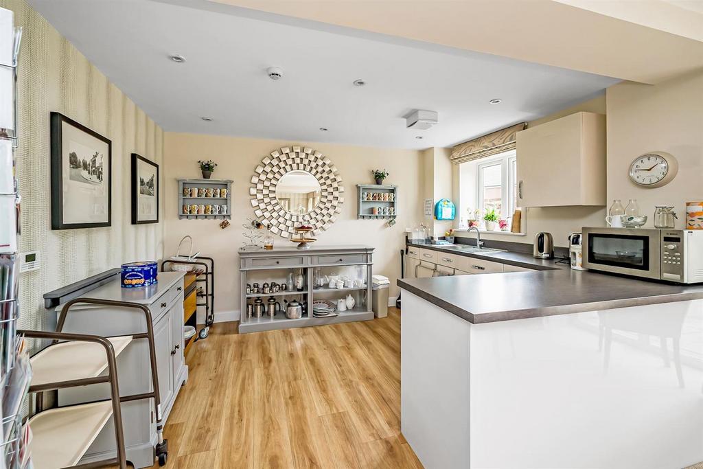 13-0660 JPH-2 Blyton House Bourne End-34-medium.jpg