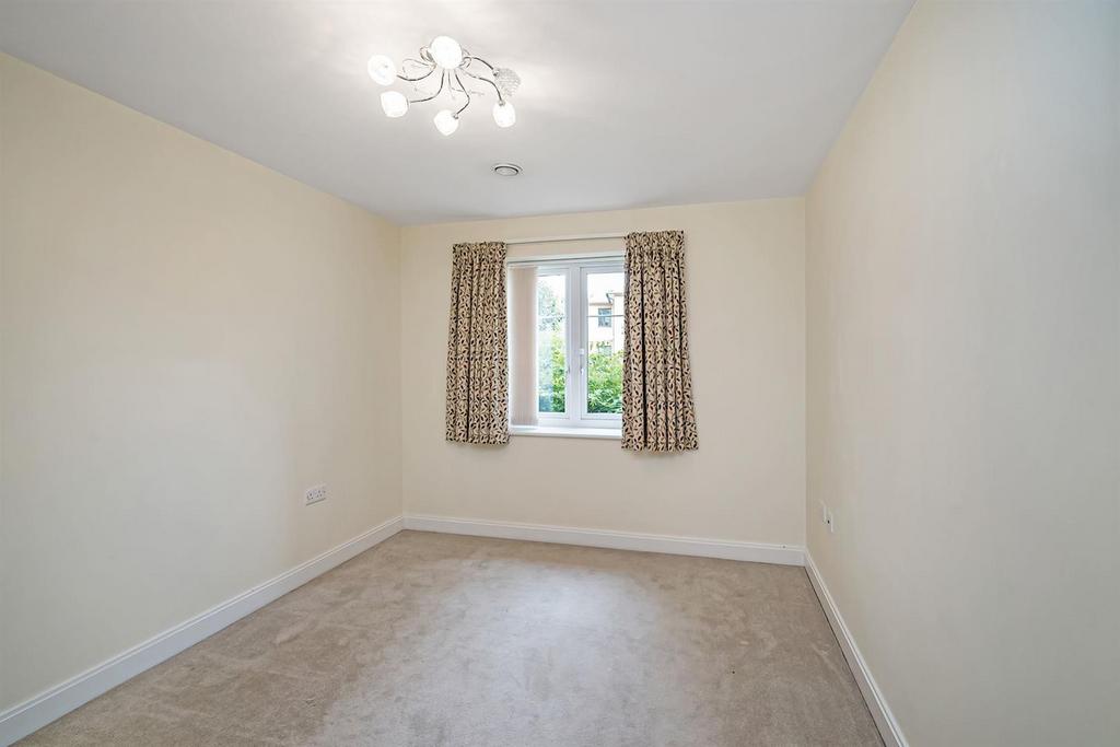 03-6d7f JPH-2 Blyton House Bourne End-7-medium.jpg