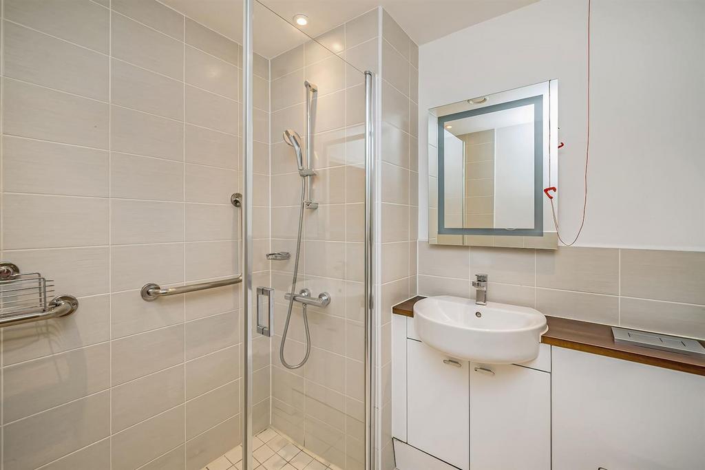 01-8b58 JPH-2 Blyton House Bourne End-3-medium.jpg