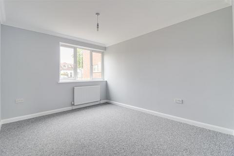 2 bedroom flat for sale, Shirley Road, Leigh-On-Sea SS9