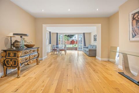 3 bedroom flat for sale, Abbey Road, South Hampstead NW6