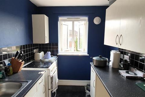 1 bedroom apartment for sale, Dunmow Close, Hanworth