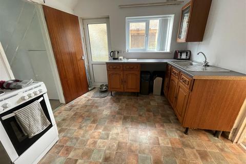 10 Bryncoch, Llanelli, SA14 8RE