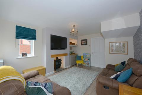 3 bedroom end of terrace house for sale, St. George Way, Newport