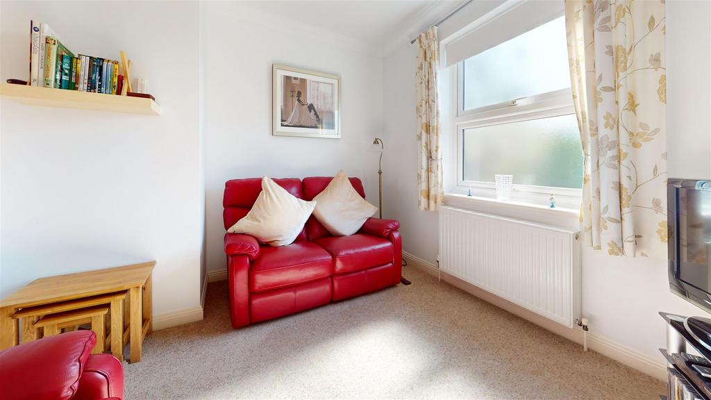 Flat-6-9-Burlington-Road-Bedroom 1.jpg