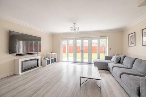 5 Swallow Fields, Iver, SL0 0DQ