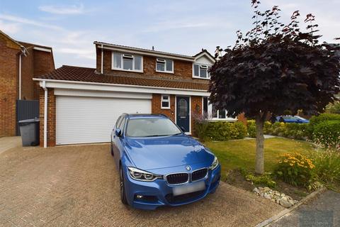 4 bedroom detached house for sale, St Athan Close, Melksham SN12