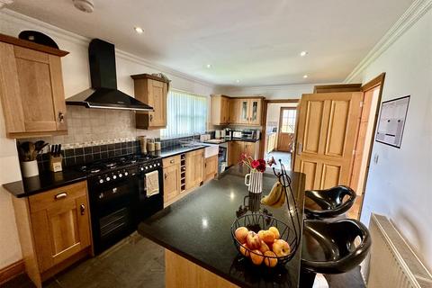 4 bedroom detached house for sale, Pencader, Carmarthenshire