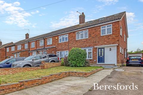 4 bedroom semi-detached house for sale, Gloucester Avenue, Chelmsford, CM2