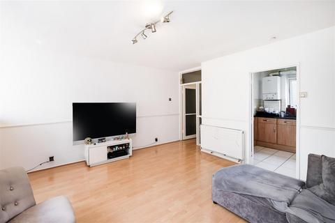 2 bedroom apartment for sale, River Court, Wanstead