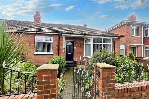 2 bedroom bungalow for sale, Roxby Gardens, North Shields , North Shields, Tyne and Wear, NE29 7BW