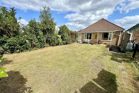 2 bedroom detached bungalow for sale, Heathfield Avenue, Wallisdown, Poole, BH12