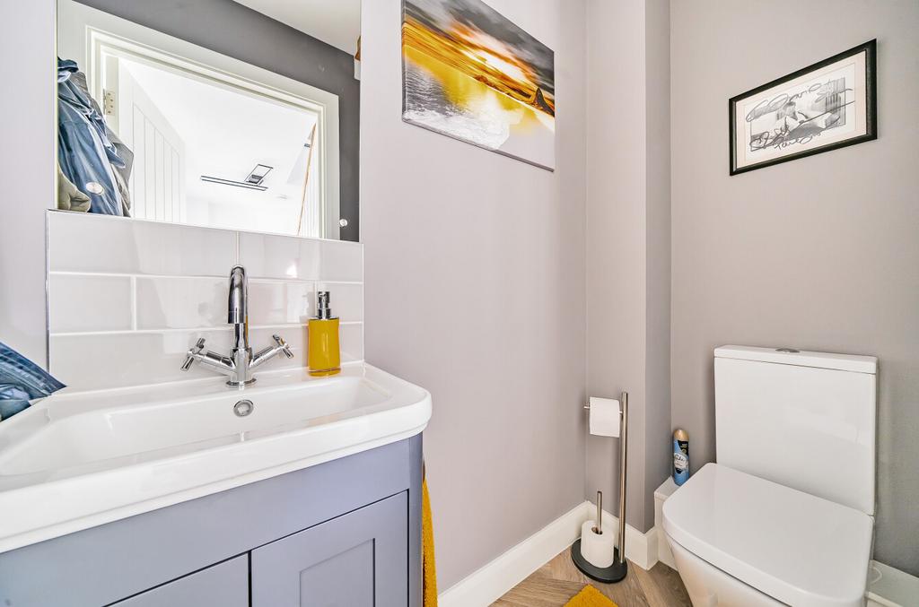 Cloakroom/wc