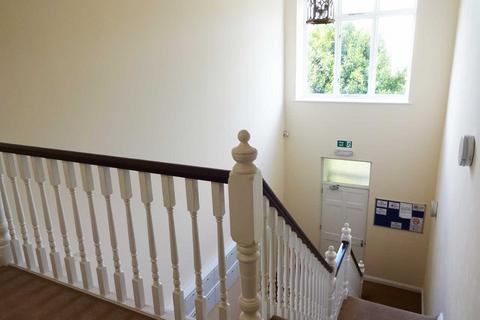 1 bedroom apartment for sale, Royal Crescent*First Floor Flat*Beautifully Presented*Parking*Ideal Location*