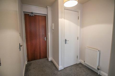 1 bedroom apartment for sale, Royal Crescent*First Floor Flat*Beautifully Presented*Parking*Ideal Location*