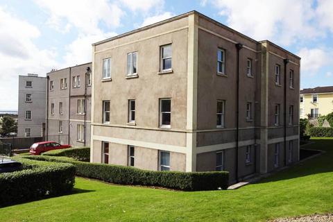 Royal Crescent*First Floor Flat*Beautifully Presented*Parking*Ideal Location*