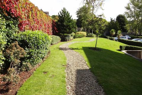 undefined, Royal Crescent*First Floor Flat*Beautifully Presented*Parking*Ideal Location*