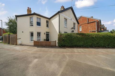 2 bedroom flat for sale, Dorking Road, Tunbridge Wells, Kent, TN1 2LP