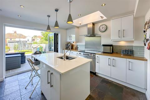 27 Burnham Road, St Albans, AL1 4QN