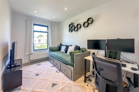 27 Burnham Road, St Albans, AL1 4QN