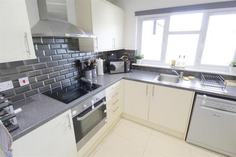 2 bedroom apartment for sale, Brewery Lane, Byfleet, West Byfleet