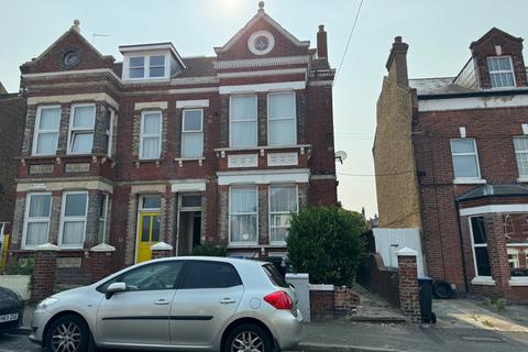 3 bedroom flat for sale, Cliftonville Avenue, Margate CT9