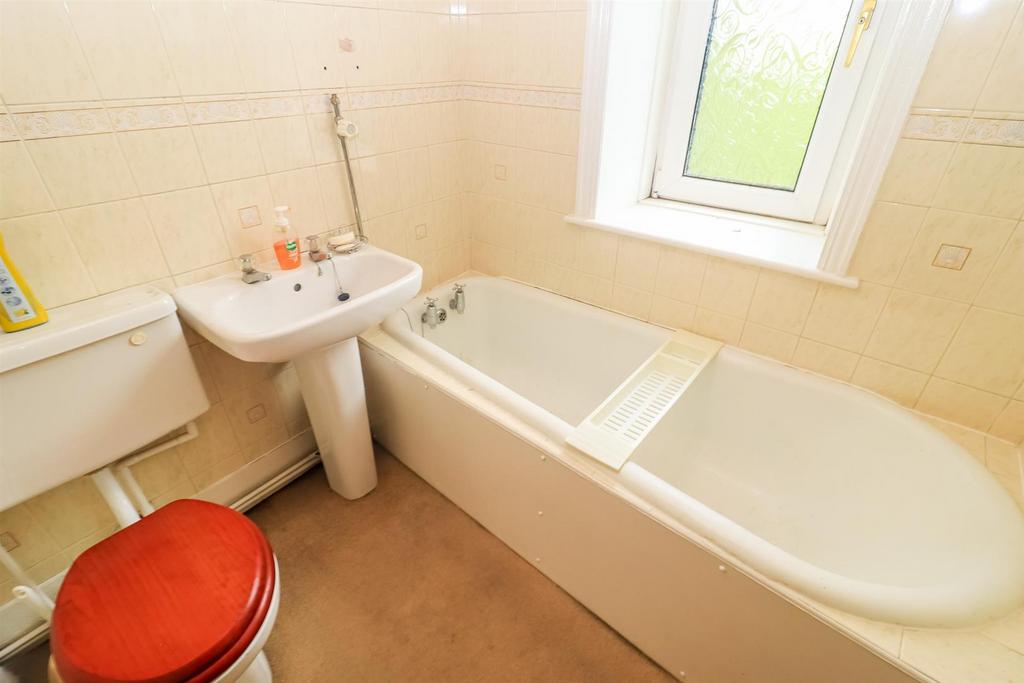 Bathroom/w.c.