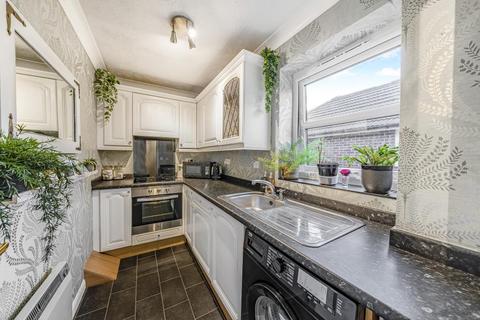 1 bedroom maisonette for sale, Addlestone,  Surrey,  KT15