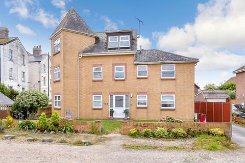 1 bedroom ground floor flat for sale, St. Nicholas Road, Littlestone, New Romney, Kent