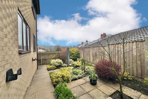 3 bedroom detached house for sale, Hartside Close, Crook