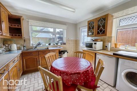 3 bedroom detached house for sale, Norwich Road, Wisbech