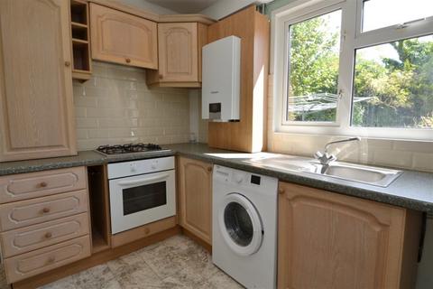 4 bedroom semi-detached house to rent, Stanmore