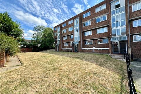18 Sharnbrooke Close, Welling, DA16 1SL