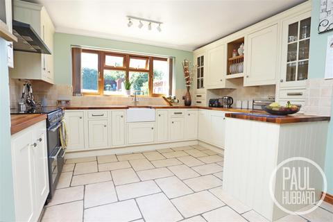 15 Beeching Drive, Lowestoft, NR32 4TB