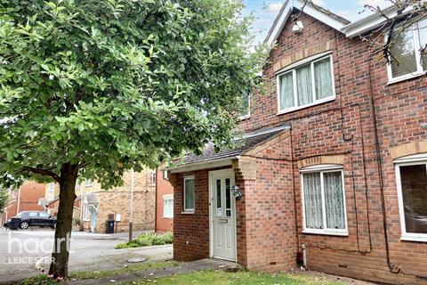 3 bedroom semi-detached house for sale, Keswick Close, Leicester