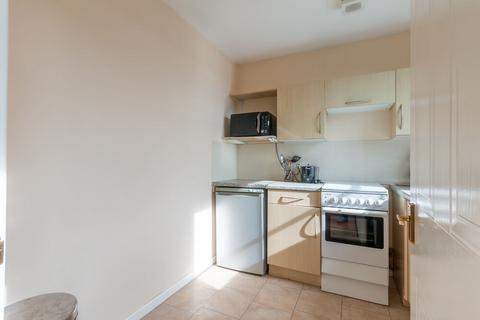 2 bedroom flat to rent, 2491L Restalrig Drive, Edinburgh, EH7 6FY