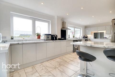 3 Beacon Heights, St Osyth, Clacton-on-sea, CO16 8JW