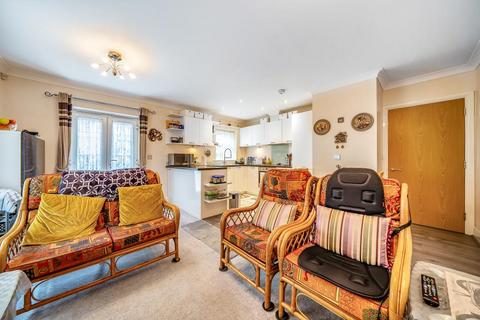 2 bedroom flat for sale, Newbury,  Berkshire,  RG14