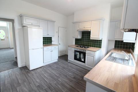 3 bedroom terraced house to rent, Snape Street, Keighley, BD21