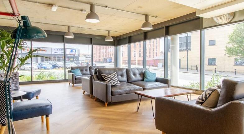 Classic En-suite (6).jpg