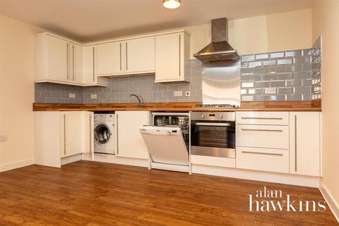 187 Cloatley Crescent, Royal Wootton Bassett, Swindon, SN4 7FX