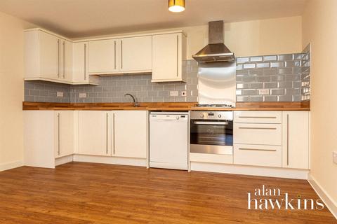 187 Cloatley Crescent, Royal Wootton Bassett, Swindon, SN4 7FX